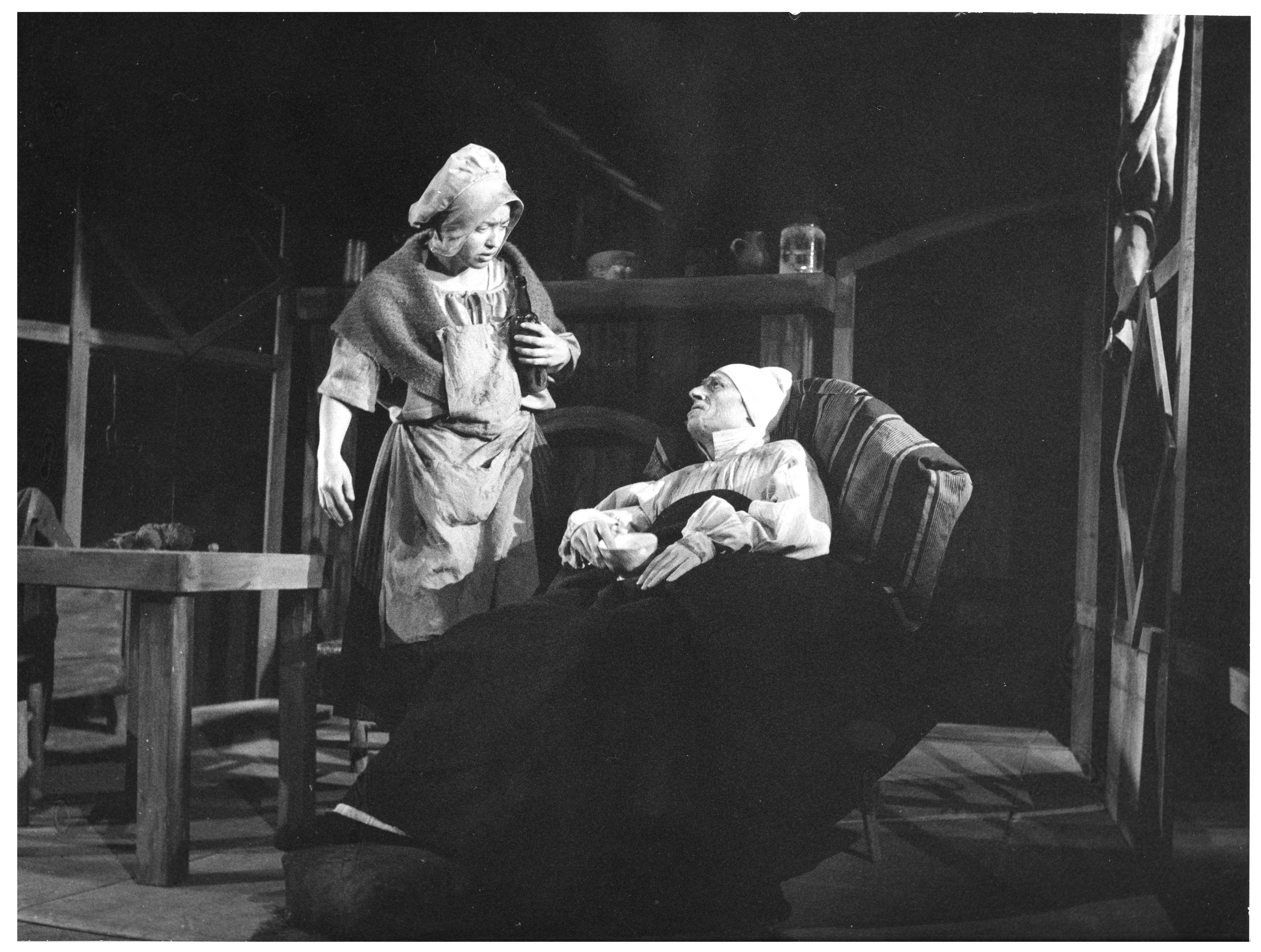 Danièle Gauthier et André Pomarat dans Le testament du Père Leleu de Friedrich Dürrenmatt - Mise en scène Hubert Gignoux - 1961-1962