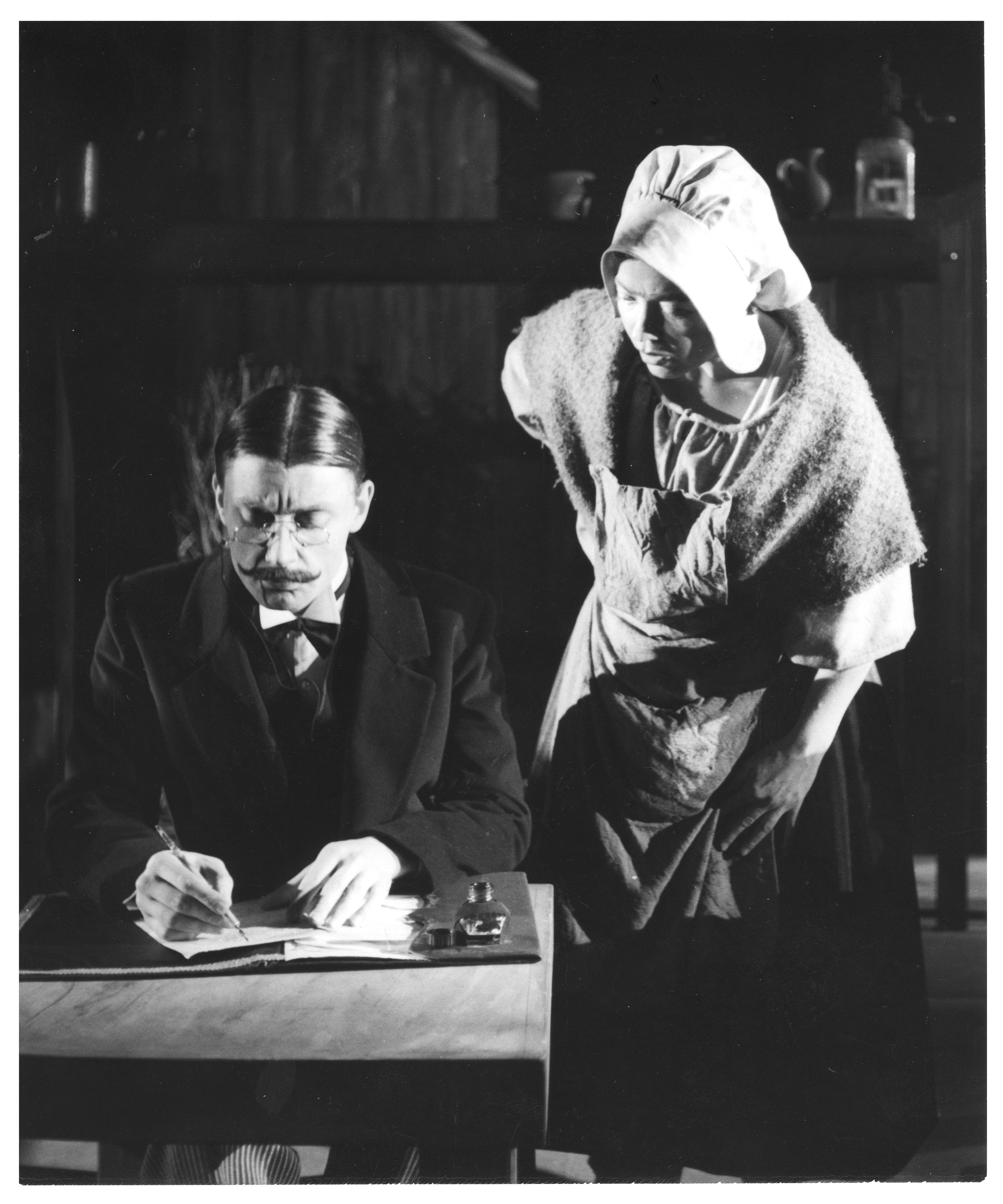 Marc Brueder et Danièle Gauthier dans Le testament du Père Leleu de Friedrich Dürrenmatt - Mise en scène Hubert Gignoux - 1961-1962