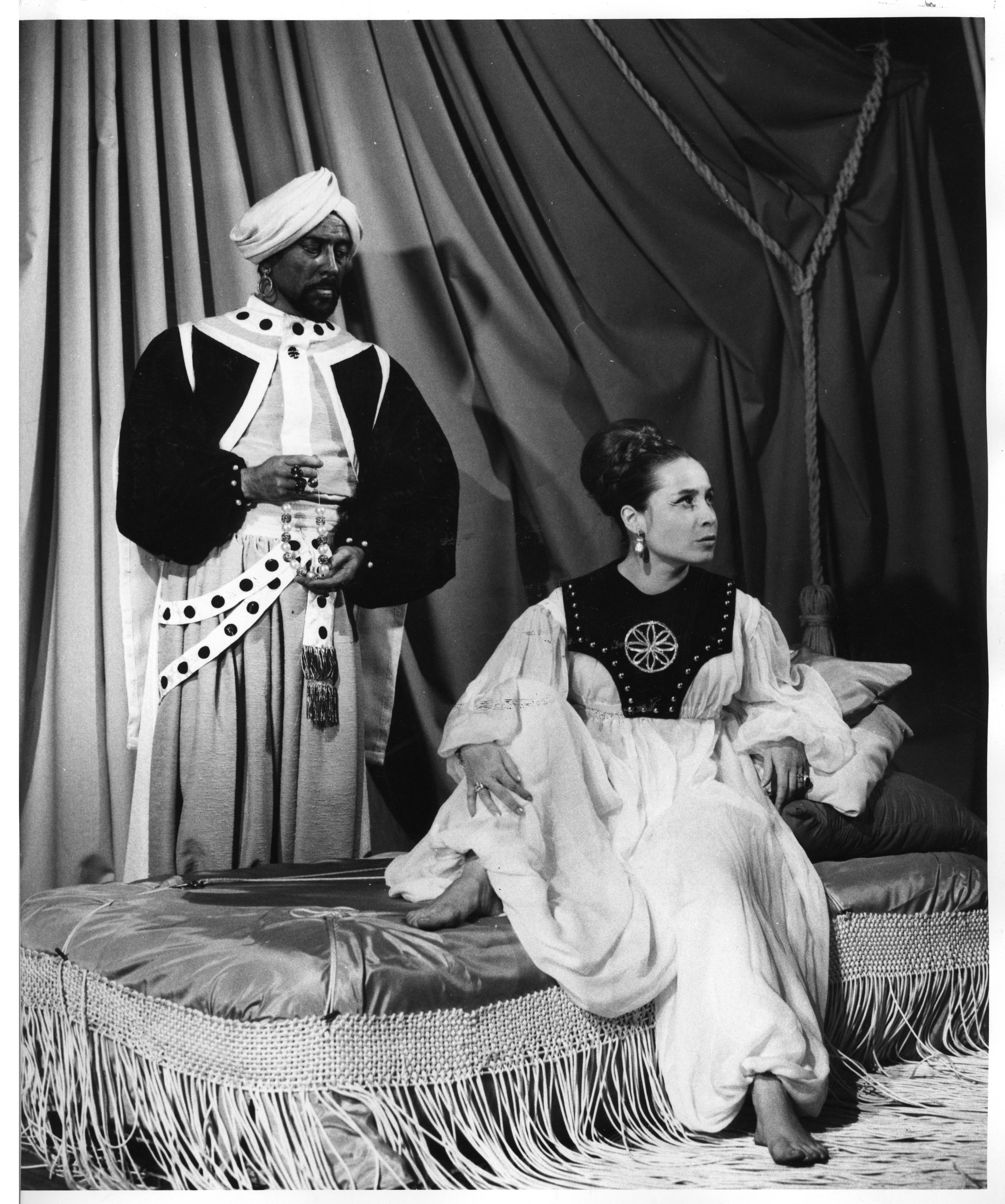 Claude Petitpierre et Corinne Corderey dans Le soulier de satin de Paul Claudel - Mise en scène Hubert Gignoux - 1965-1966