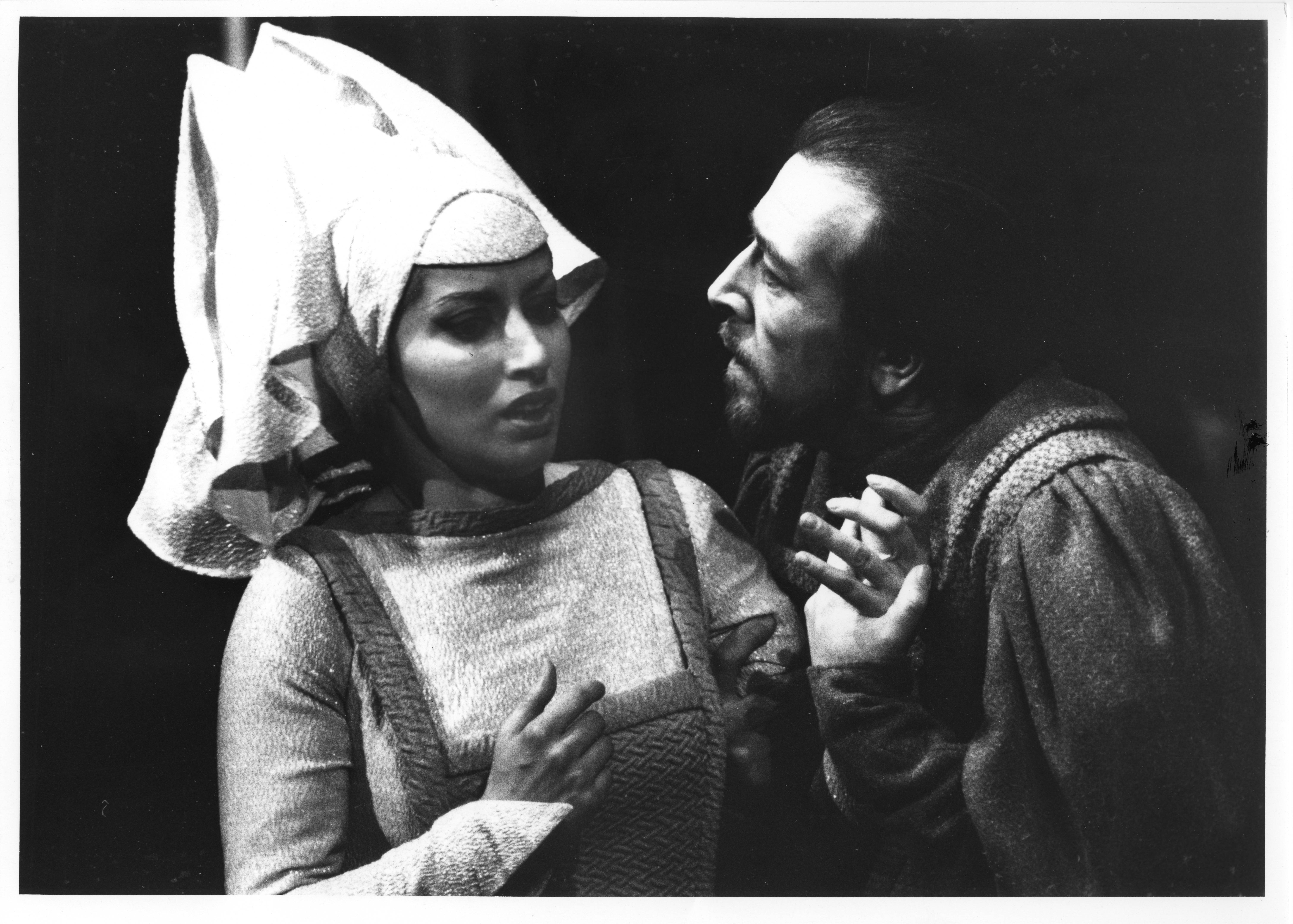 Françoise Bartot et Claude Petitpierre dans Mesure pour mesure de William Shakespeare - Mise en scène Pierre Lefèvre - 1966-1967