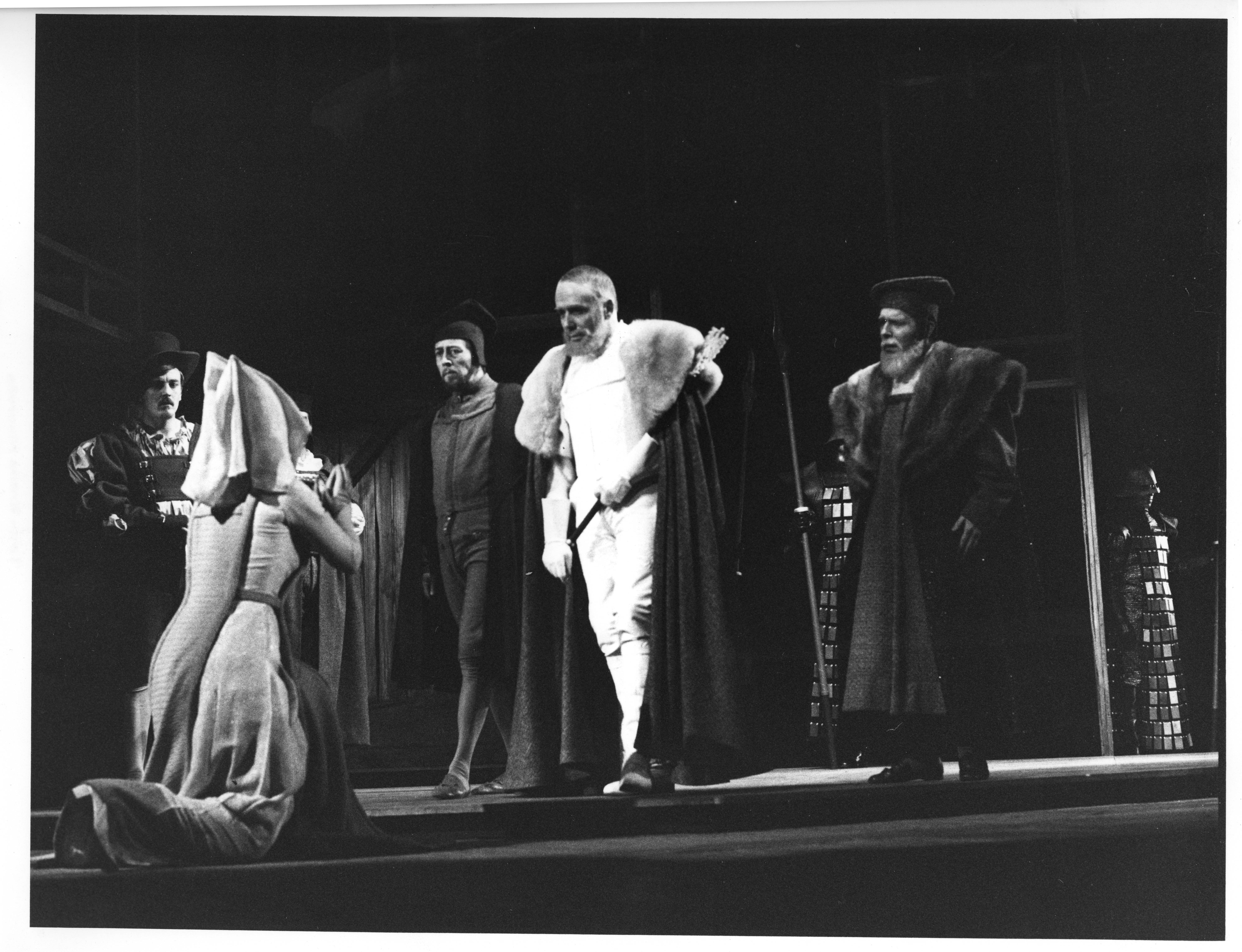 Jean-Michel Jung, Françoise Bartot, Claude Petitpierre, Jean Schmitt dans Mesure pour mesure de William Shakespeare - Mise en scène Pierre Lefèvre - 1966-1967