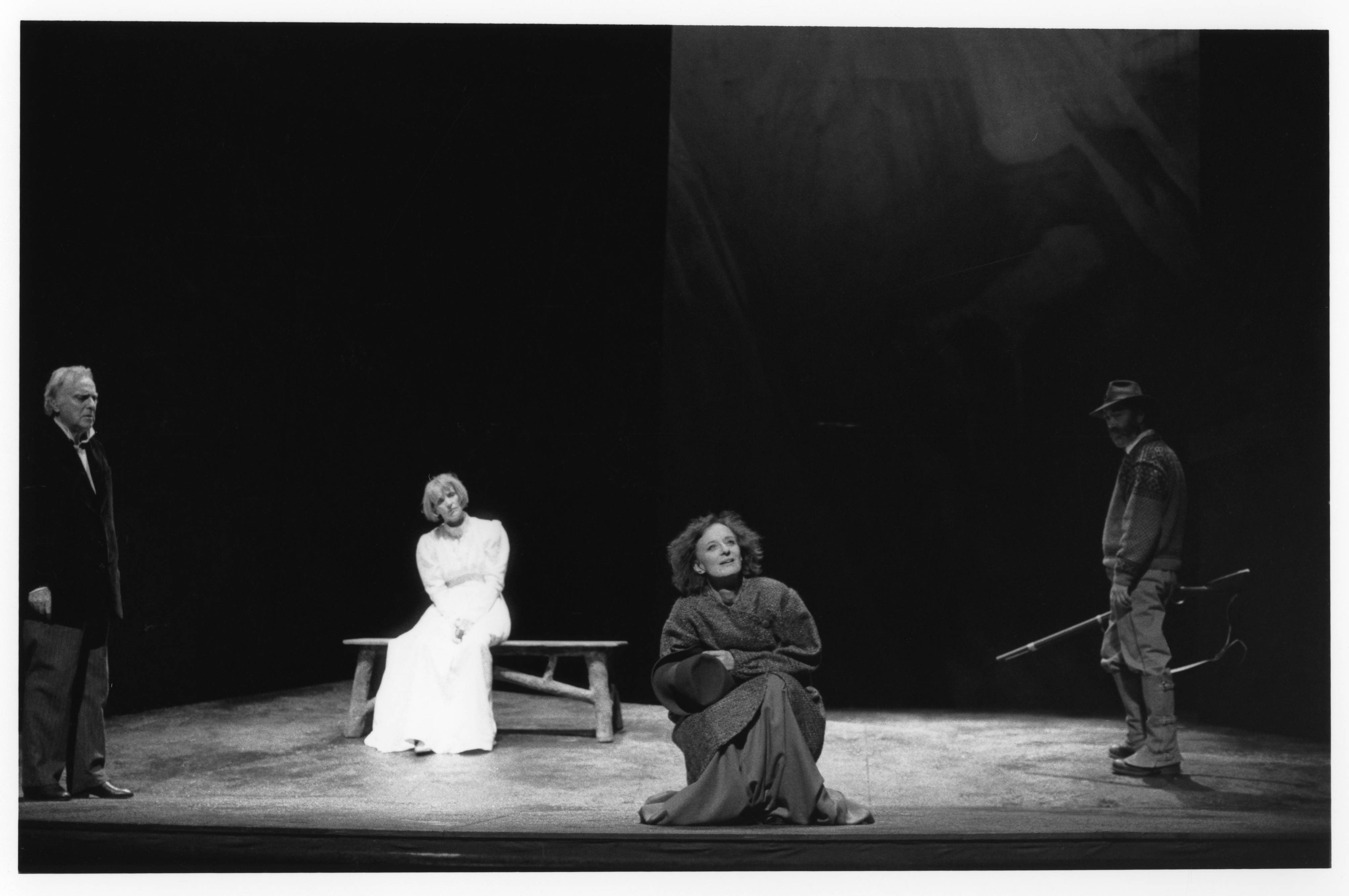 Robert Rimbaud, Edith Scob, Francine Berge, Gérard Chaillou dans Quand nous nous réveillerons d'entre les morts de Henrik Ibsen - Mise en scène Kjetil Bang-Hansen - 1990-1991